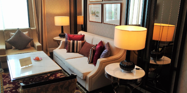 Majestic Hotel Suite - Living Room