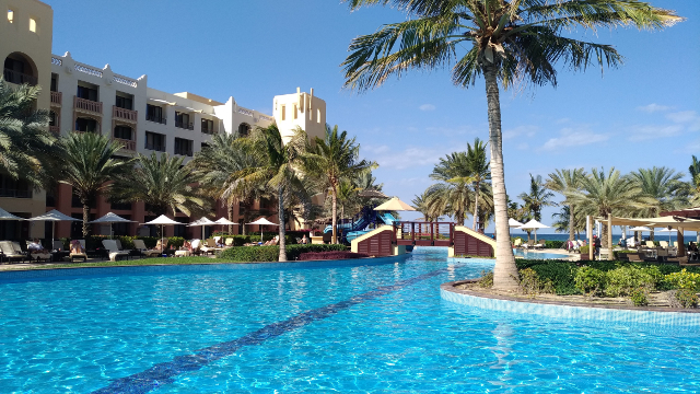 Shangri-La Barr al Jissah pools