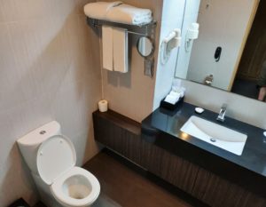 Amaranth Suvarnabhumi Bathroom