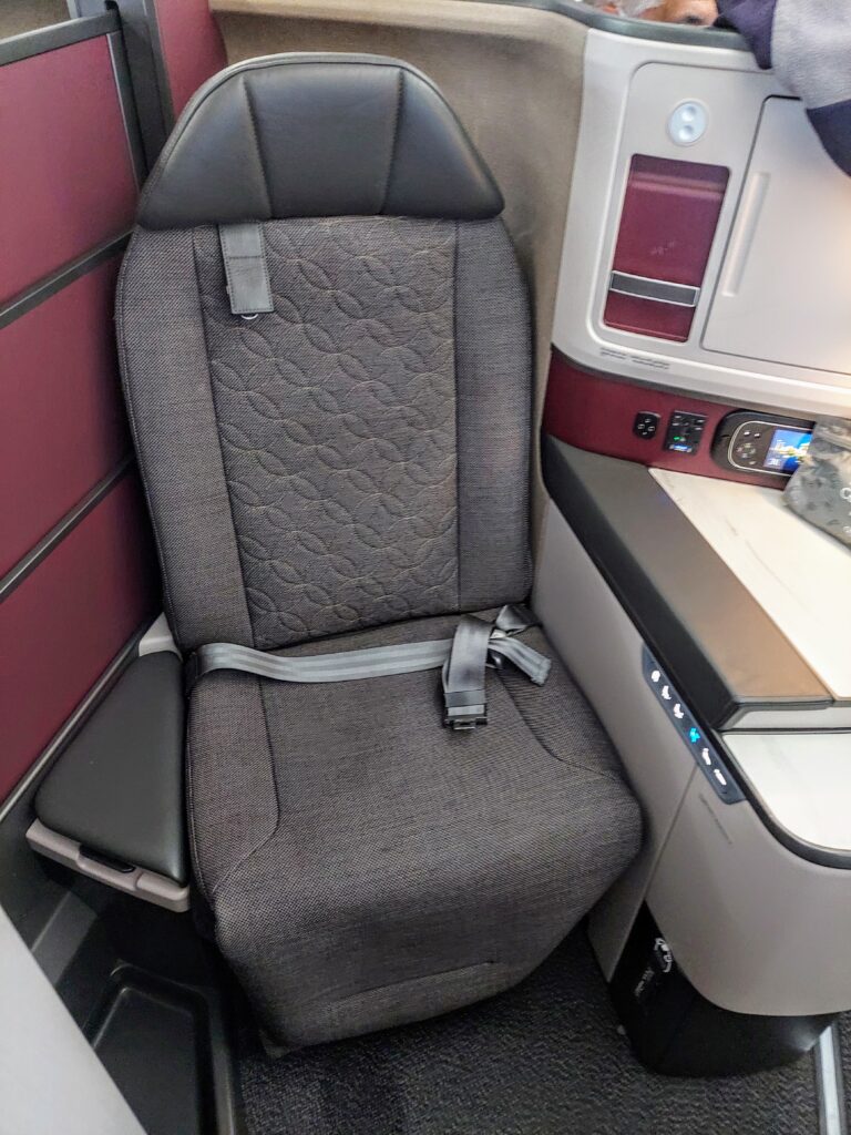 Qatar Airways 787-9 Business Class Suite Seat