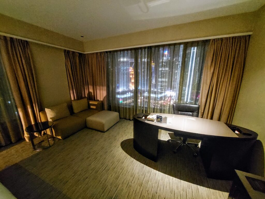 Traders Club Executive Twin Towers View Room