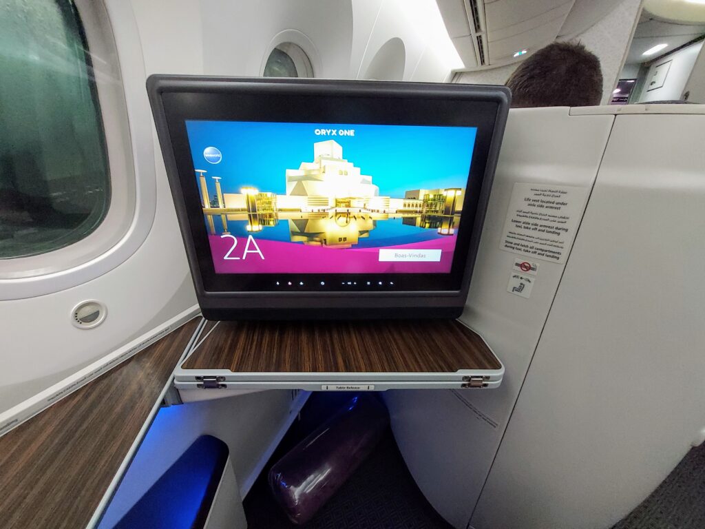 Qatar Airways Business Class 787-8 IFE