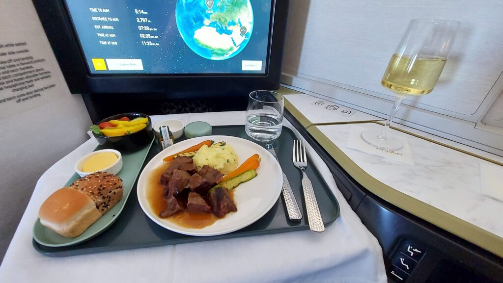 Etihad Airways Business - Lunchtime!