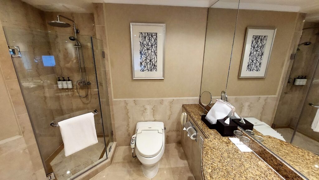 Intercontinental Kuala Lumpur - Bathroom
