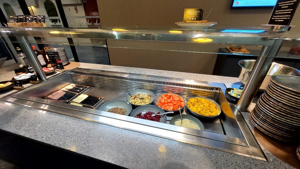 Diamond Lounge - Cold food counter