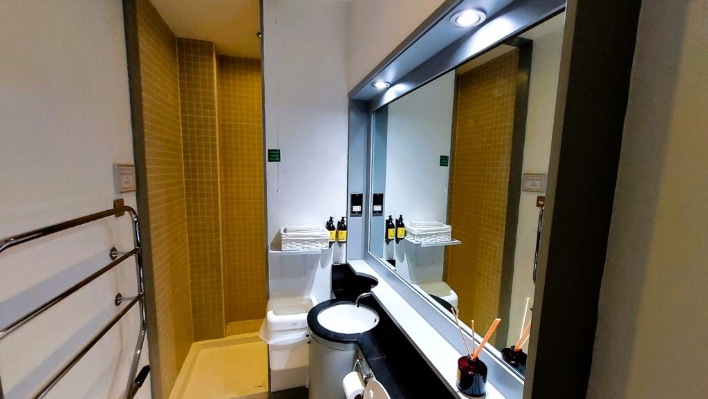 The Boru Lounge, Shannon Airport - Bathroom