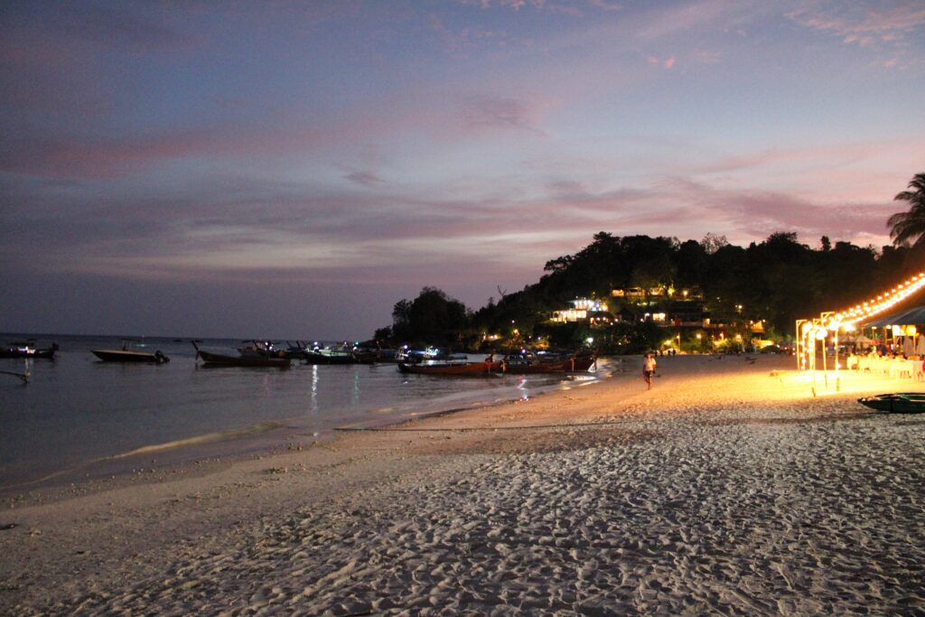 Pattaya Beach, Koh Lipe at night
