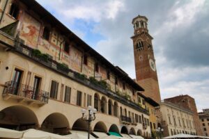 Piazza delle Erbe, Verona