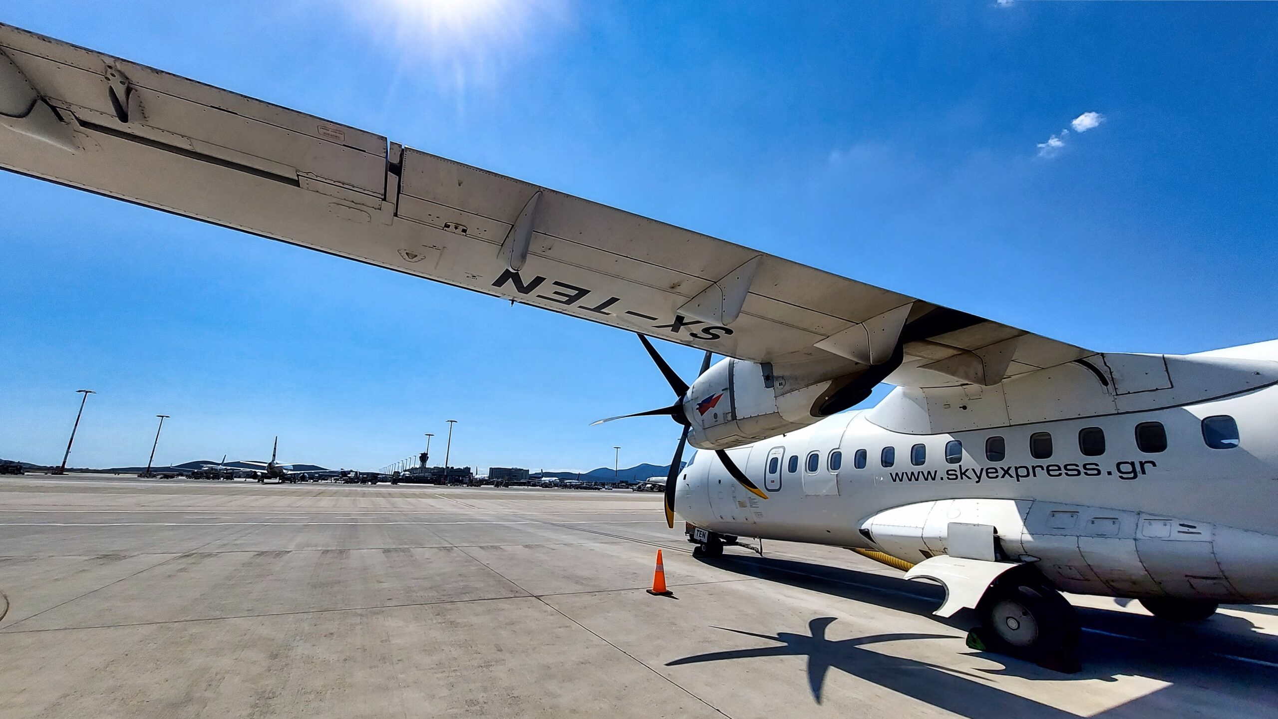 Sky Express ATR42-500